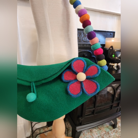 Source Unknown Green Felt Bag with Multicolor Strap - Picture 2 of 7